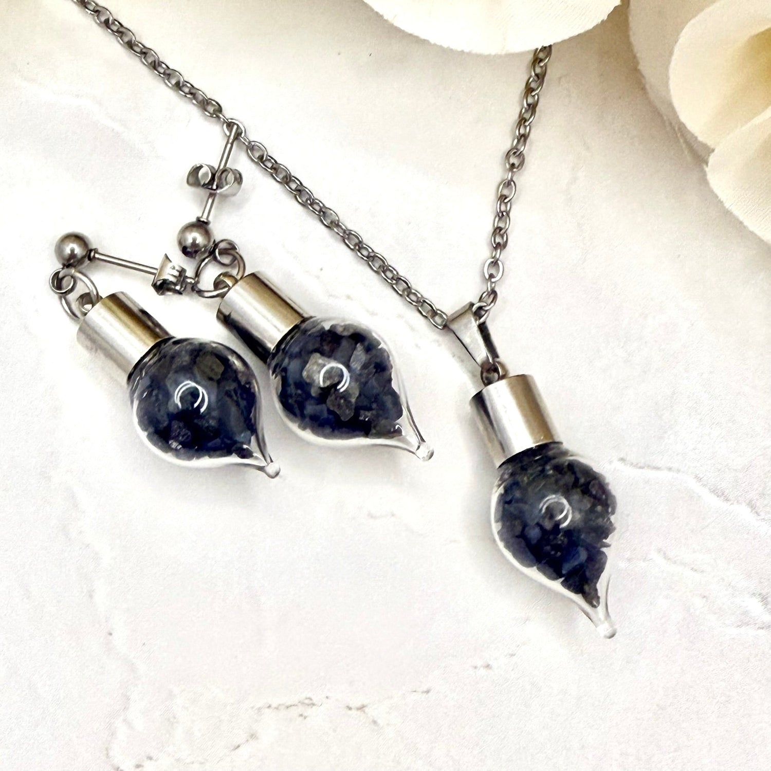 45th Wedding Anniversary Sapphire Gifts | Luxury Jewellery & Keepsakes