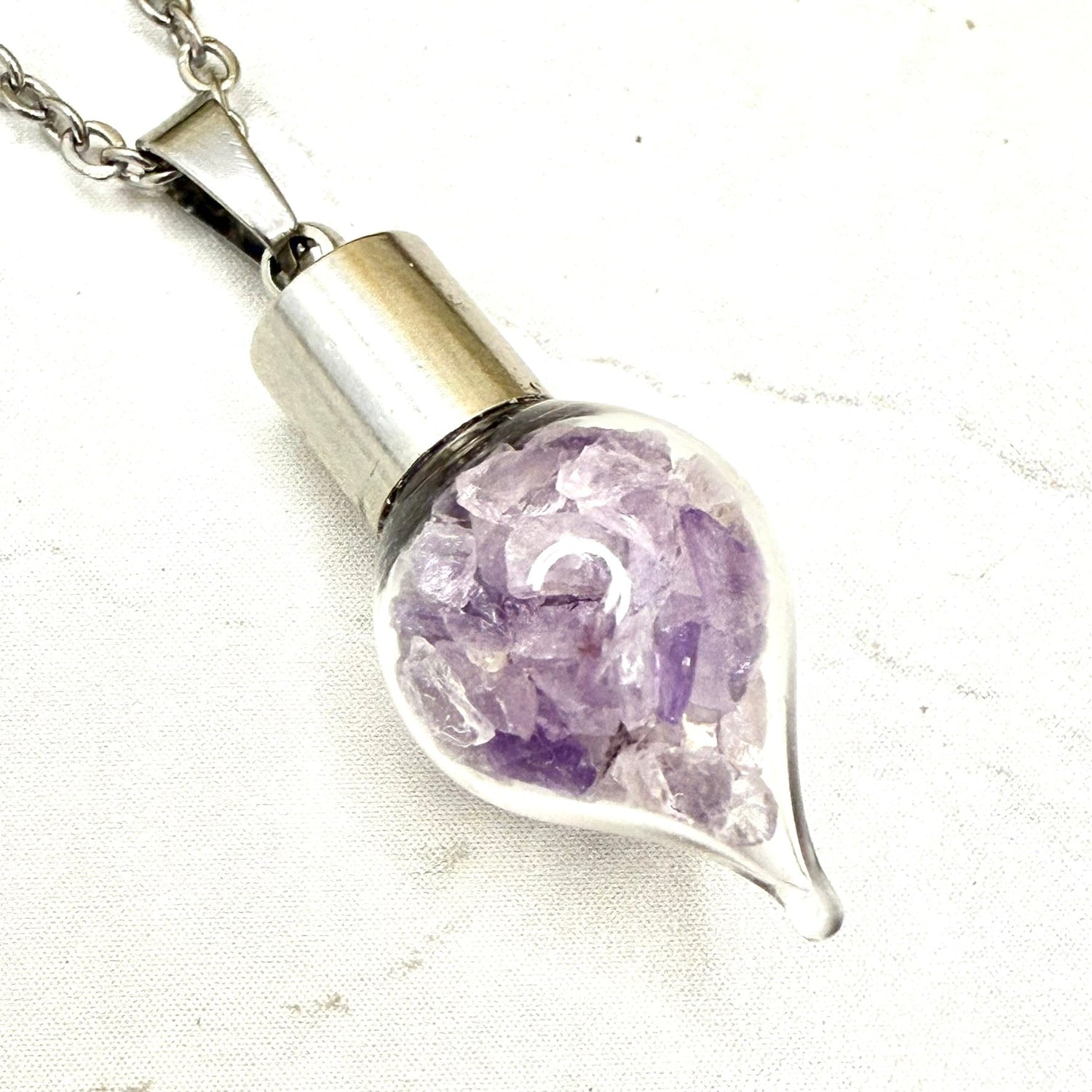 33rd Wedding Anniversary Amethyst Gifts | Luxury Jewellery & Keepsakes