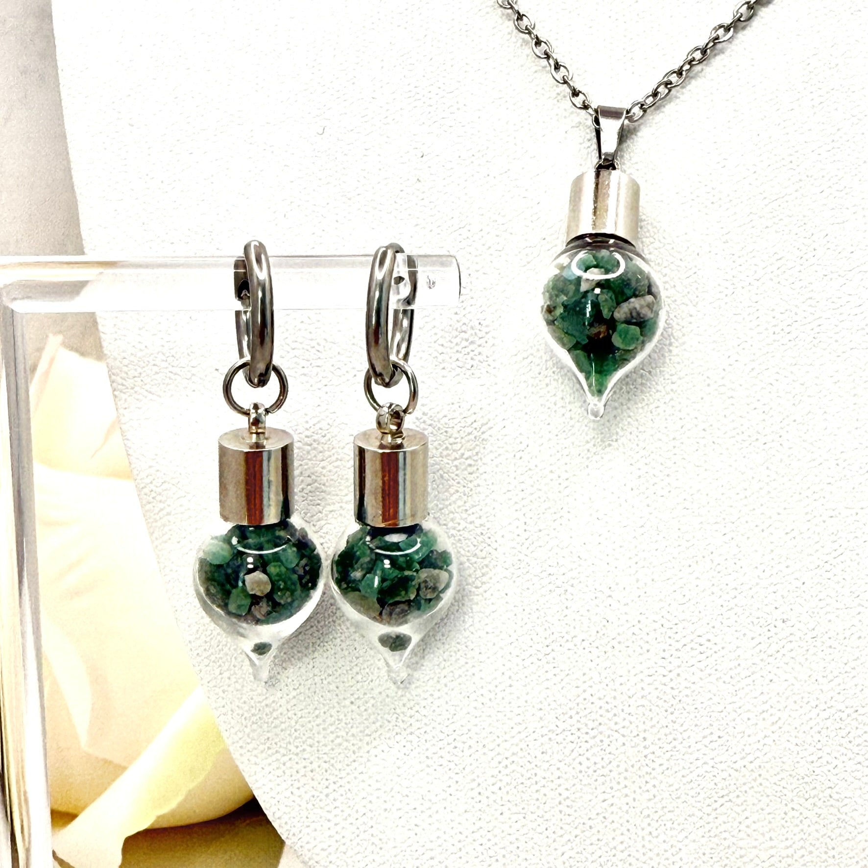 Luxury 55th Anniversary Jewellery Set – Pendant & Earrings with Natural Raw Emerald Fragments | Elegant Emerald Gift for Her-Pendant & Earrings-Handmadeanniversary-Handmade Anniversary